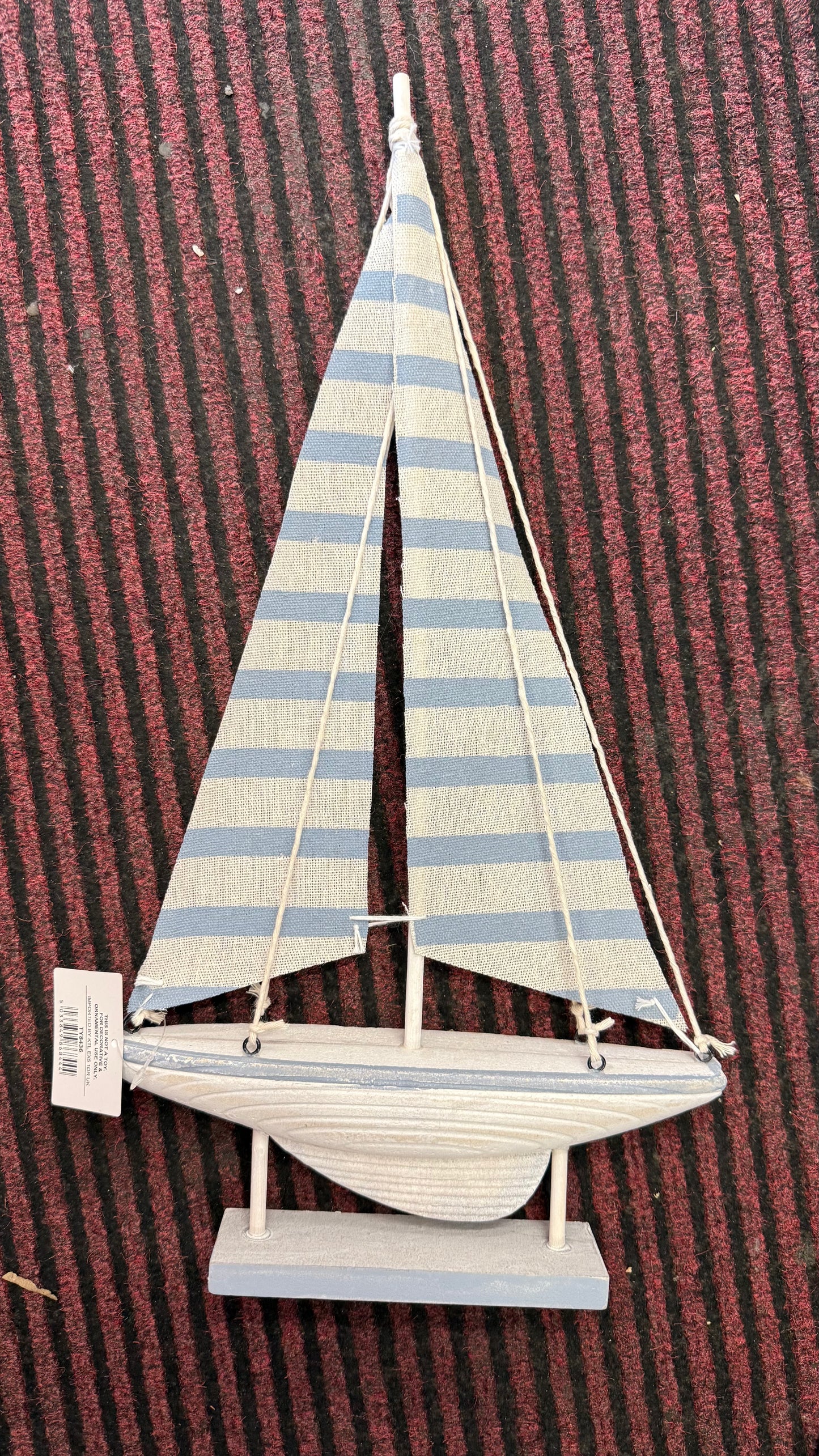 Model yacht