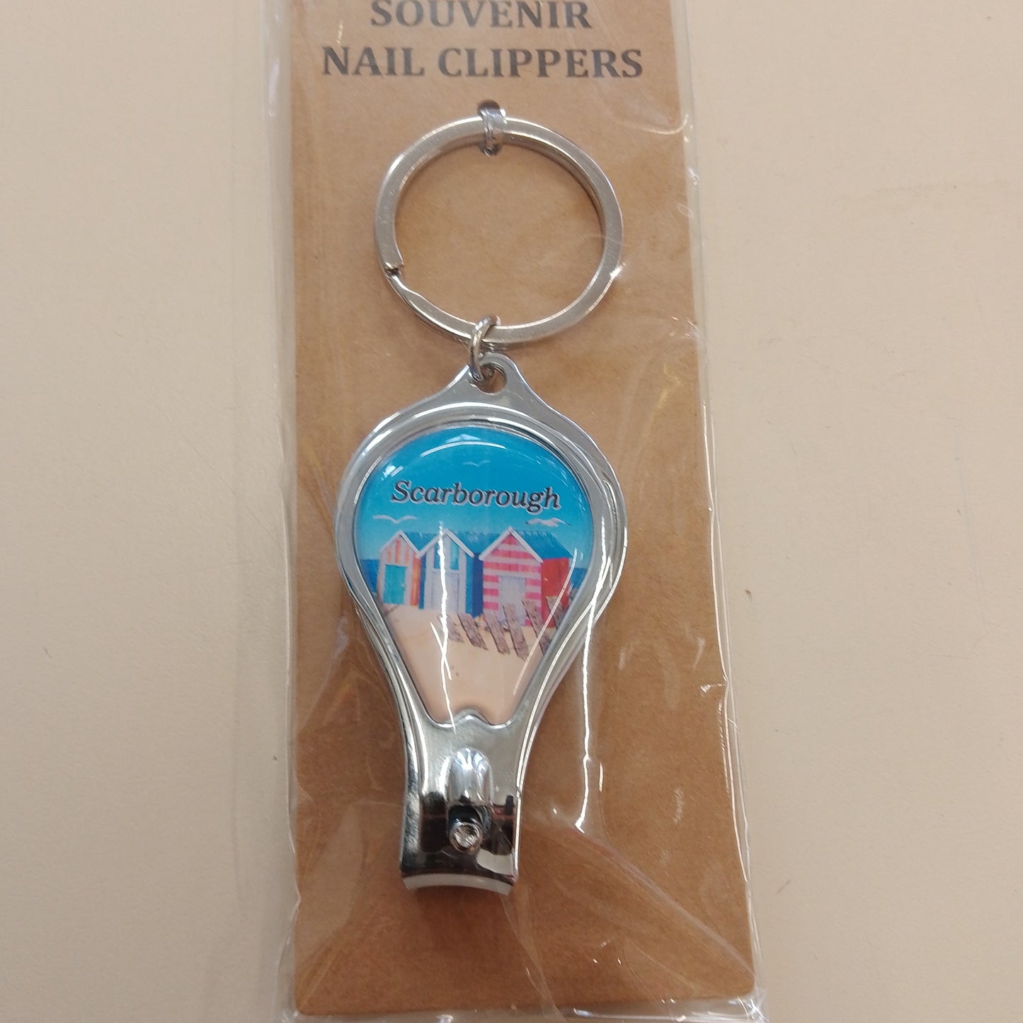 Beach hut nail clippers keyring