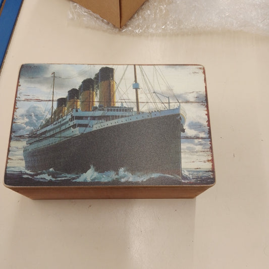 Titanic box