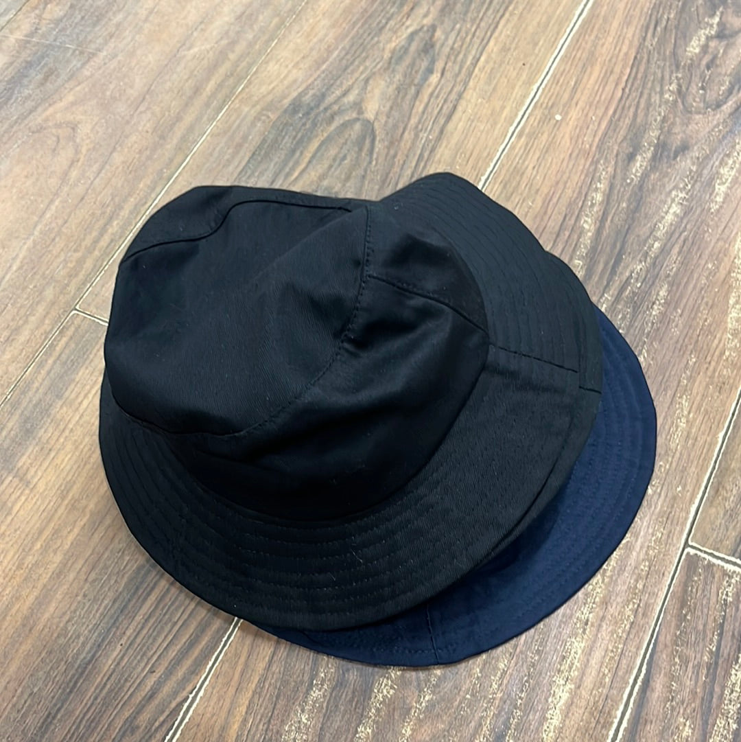 Black/ navy bucket hat