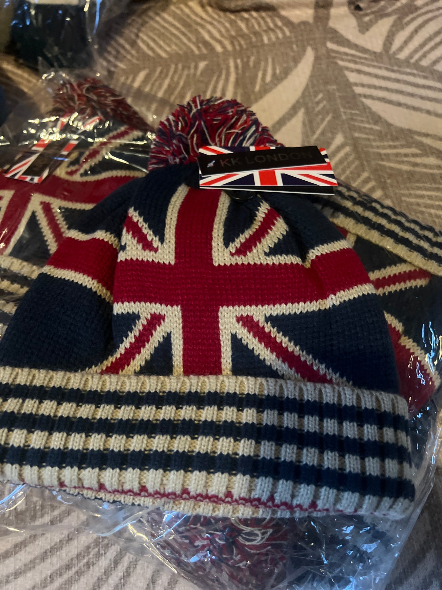 UK Fleece Lined Bobble Hat