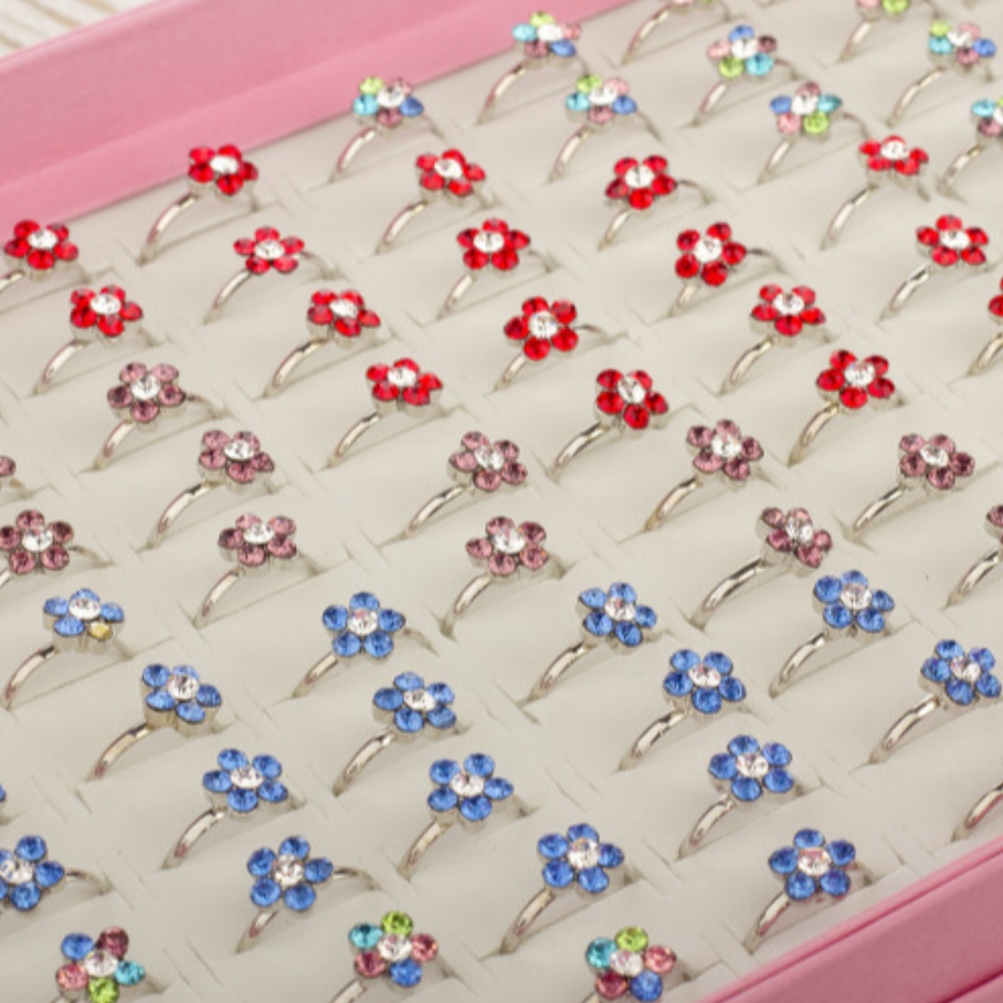 Rhinestone Flower Ring